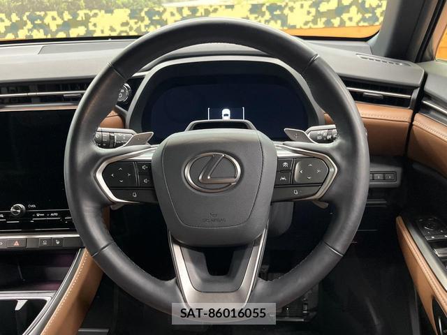 Lexus LBX 2024-02 8867095-10