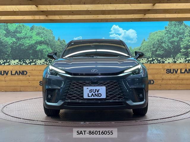 Lexus LBX 2024-02 8867095-13