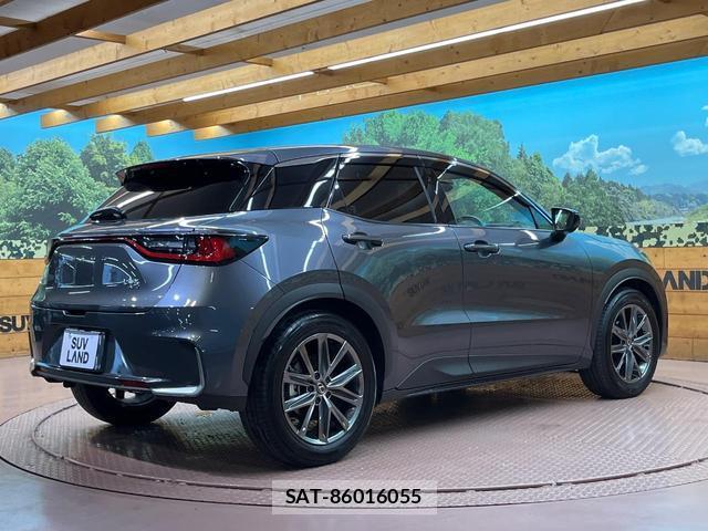 Lexus LBX 2024-02 8867095-16