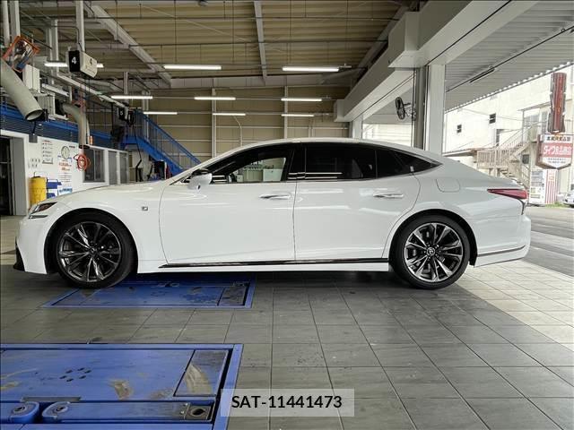 Lexus LS 2019-03 8865432-16