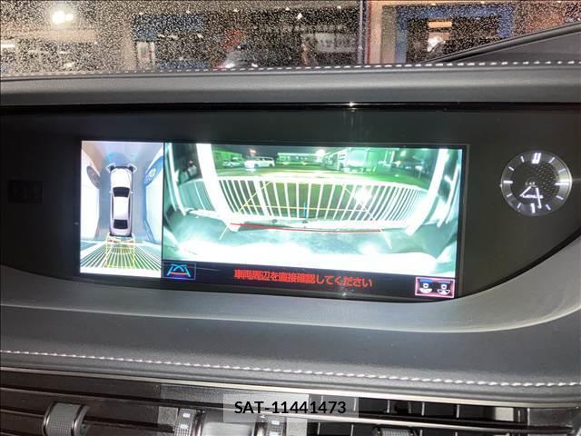 Lexus LS 2019-03 8865432-4