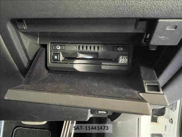 Lexus LS 2019-03 8865432-6