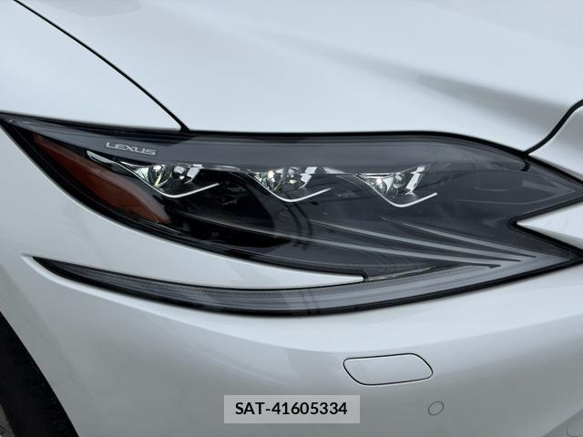 Lexus LS 2019-11 8865445-12