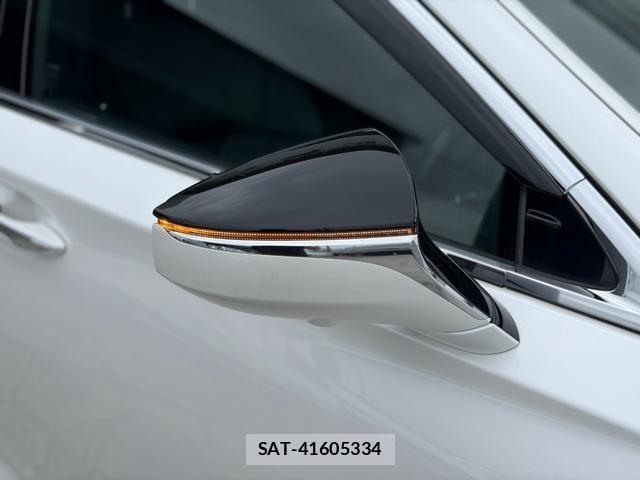 Lexus LS 2019-11 8865445-16