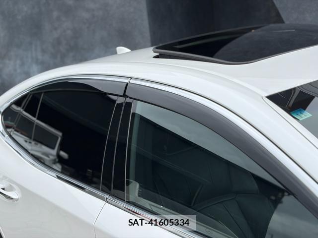 Lexus LS 2019-11 8865445-18