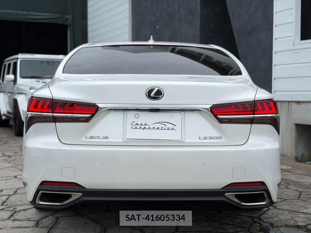 Lexus LS 2019-11 8865445-3