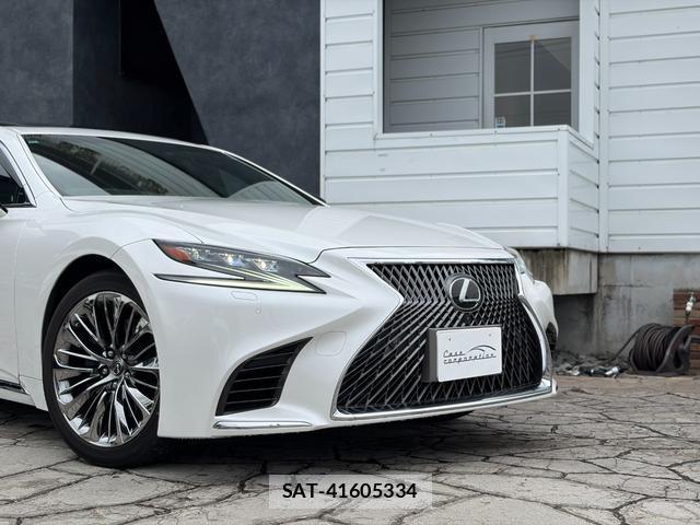 Lexus LS 2019-11 8865445-6