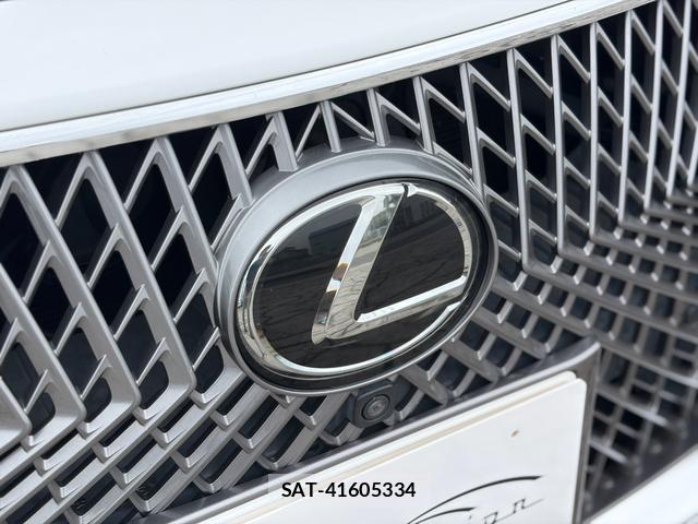Lexus LS 2019-11 8865445-7