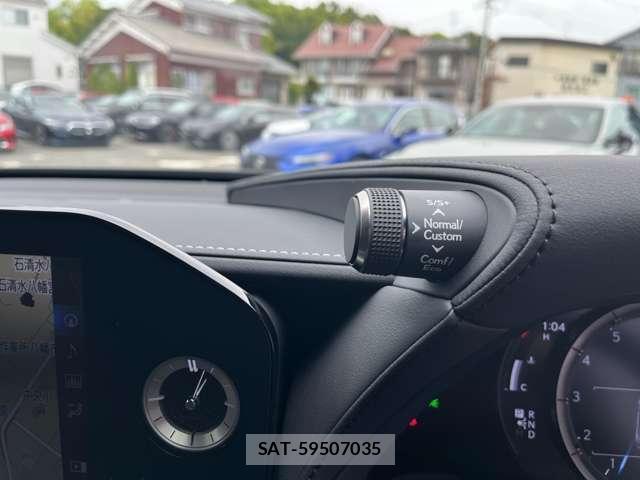 Lexus LS 2021-01 8866139-13