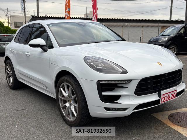 Porsche MACAN 2016-06 8866490-10