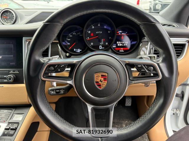 Porsche MACAN 2016-06 8866490-15