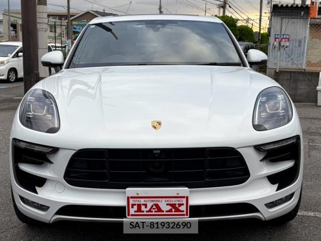 Porsche MACAN 2016-06 8866490-3