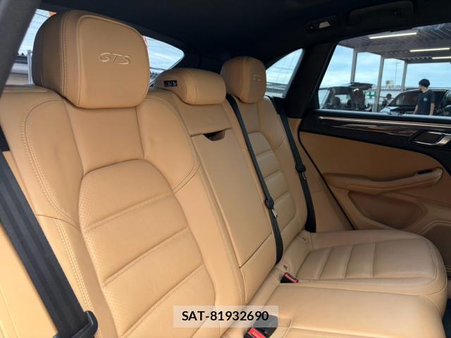 Porsche MACAN 2016-06 8866490-8