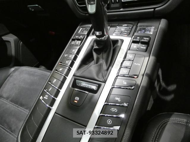 Porsche MACAN 2020-04 8866940-14