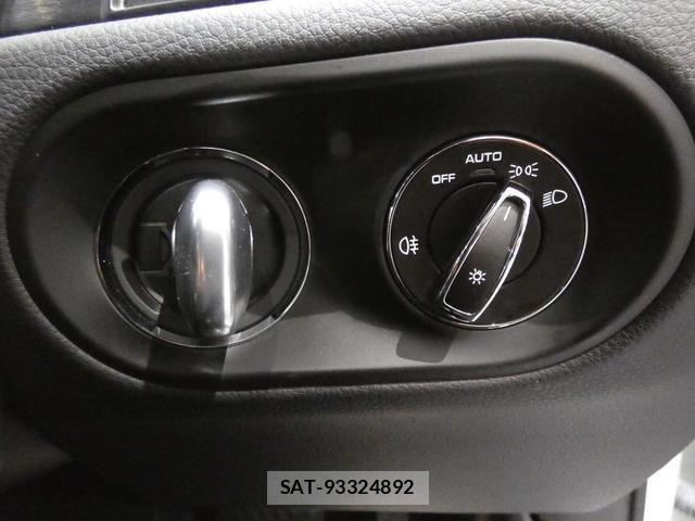Porsche MACAN 2020-04 8866940-15