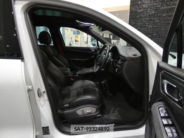 Porsche MACAN 2020-04 8866940-18