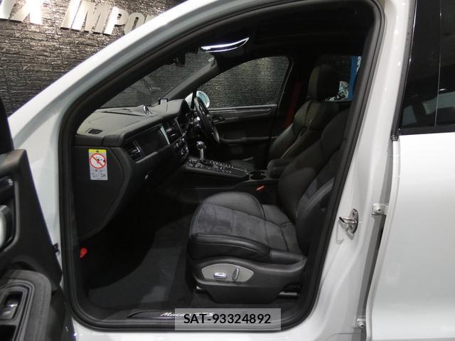 Porsche MACAN 2020-04 8866940-19