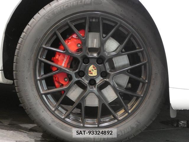 Porsche MACAN 2020-04 8866940-5