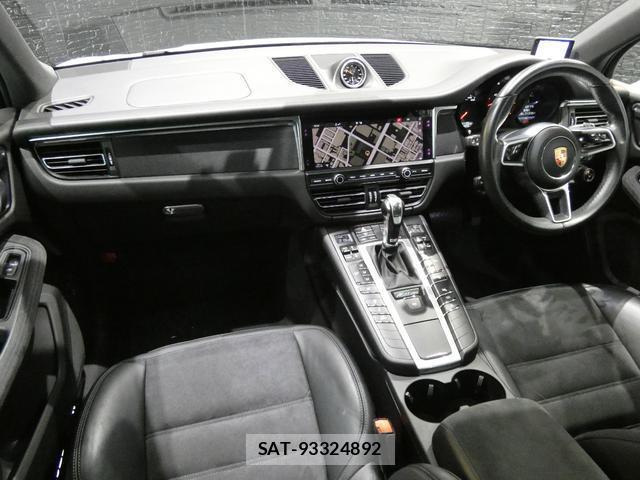 Porsche MACAN 2020-04 8866940-7