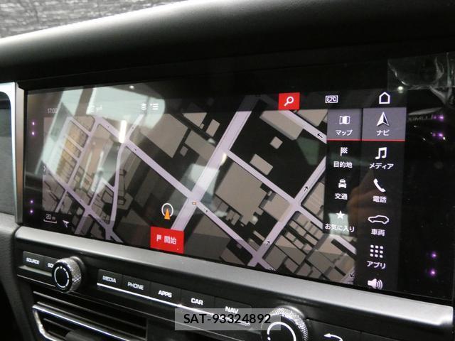 Porsche MACAN 2020-04 8866940-9