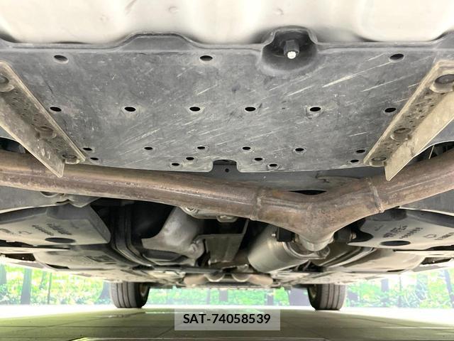 Toyota MARK X 2016-10 8866504-18