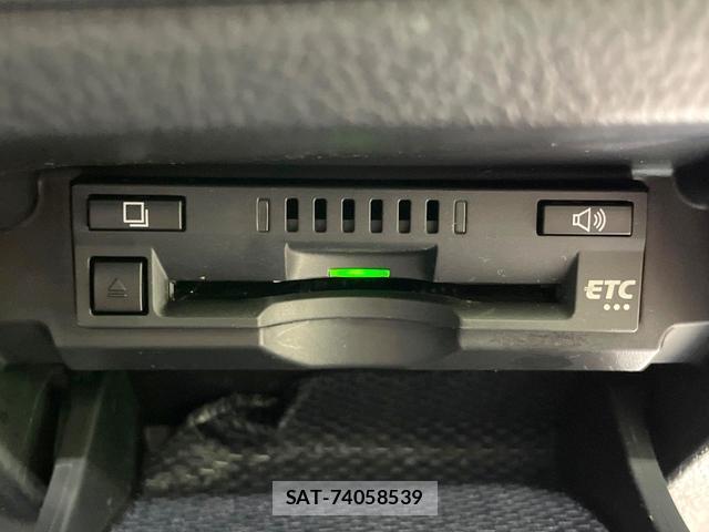 Toyota MARK X 2016-10 8866504-5