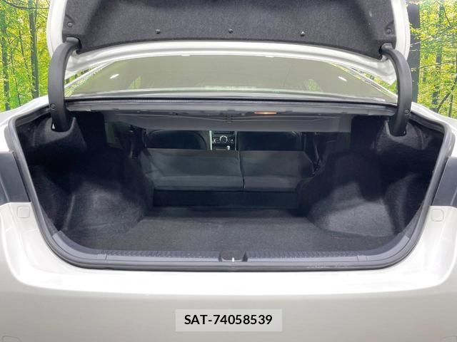 Toyota MARK X 2016-10 8866504-9