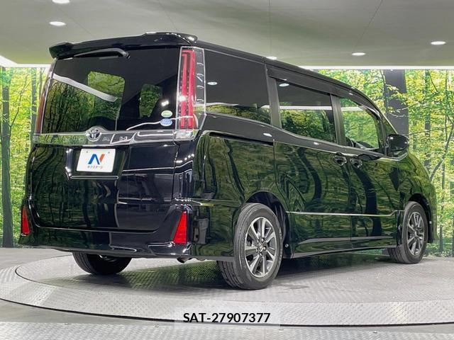 Toyota NOAH 2017-09 8865571-17