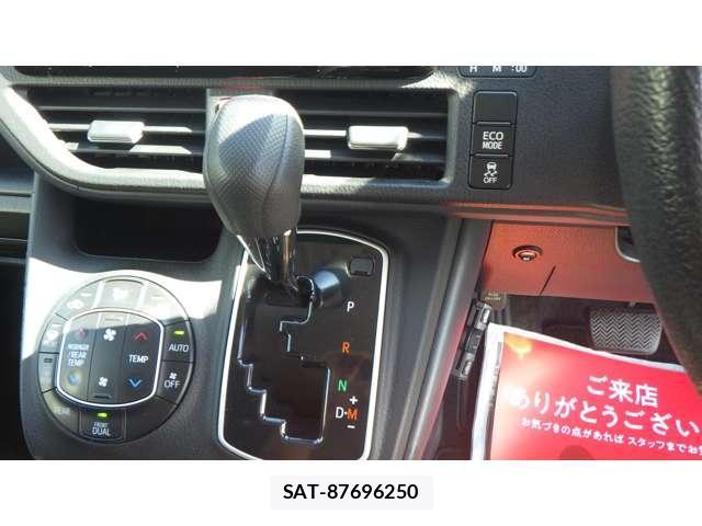 Toyota NOAH 2015-04 8865664-10