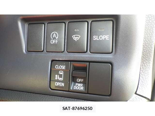 Toyota NOAH 2015-04 8865664-11