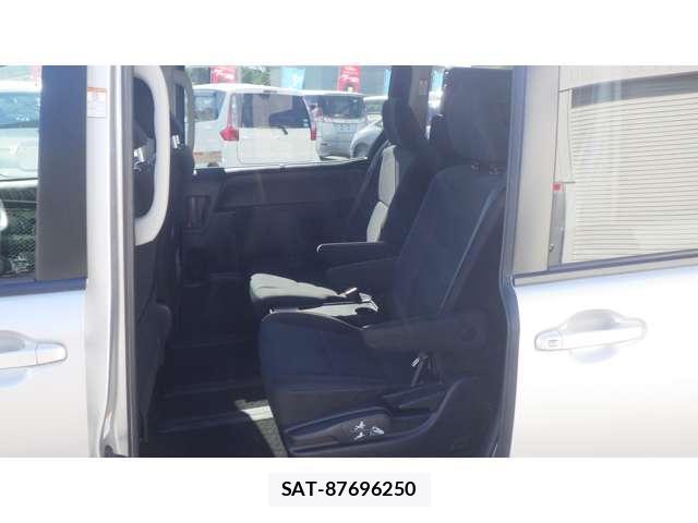 Toyota NOAH 2015-04 8865664-15