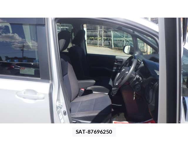 Toyota NOAH 2015-04 8865664-7