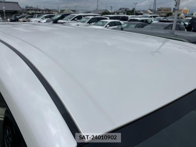 Toyota NOAH 2017-11 8866049-13