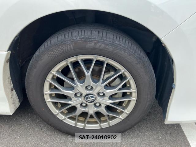 Toyota NOAH 2017-11 8866049-5