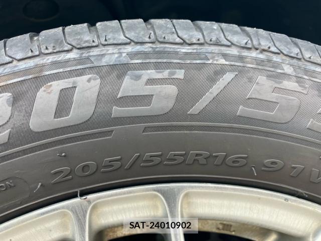 Toyota NOAH 2017-11 8866049-6