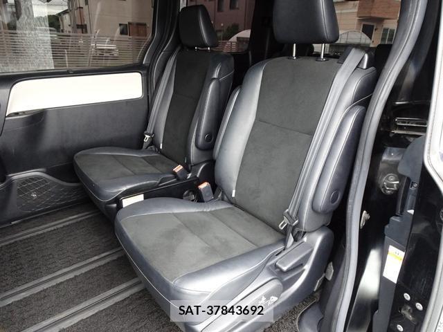 Toyota NOAH 2018-02 8866213-16
