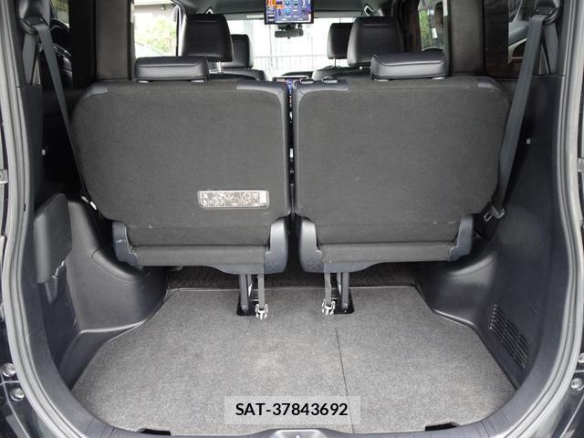 Toyota NOAH 2018-02 8866213-18