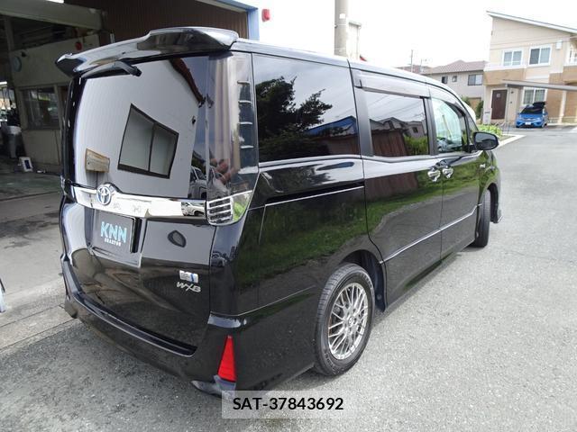 Toyota NOAH 2018-02 8866213-7