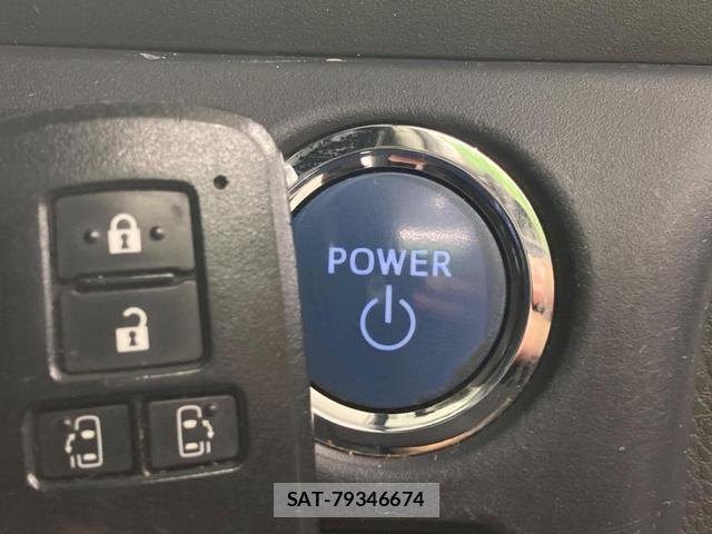 Toyota NOAH 2014-12 8866477-6