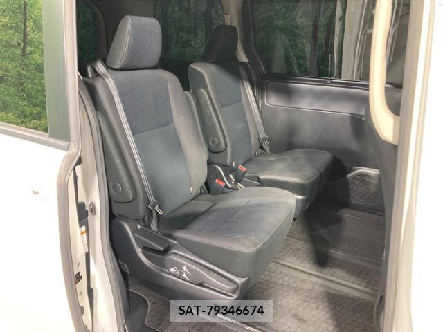 Toyota NOAH 2014-12 8866477-8