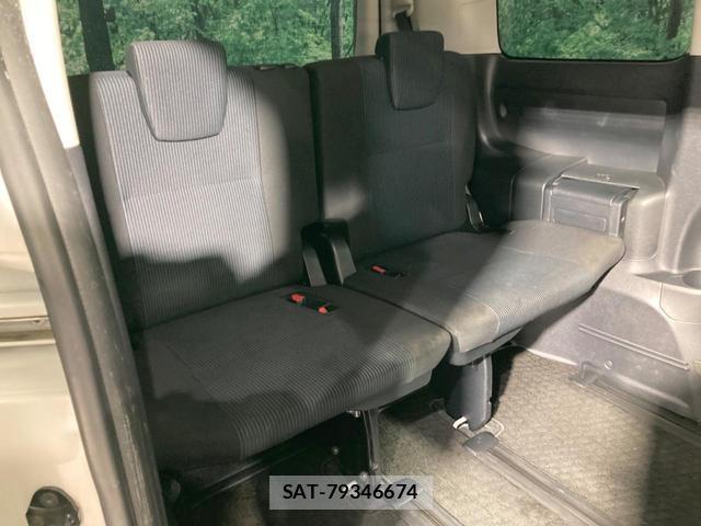 Toyota NOAH 2014-12 8866477-9