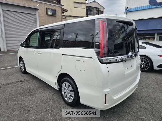 Toyota NOAH 2019 8866775-2