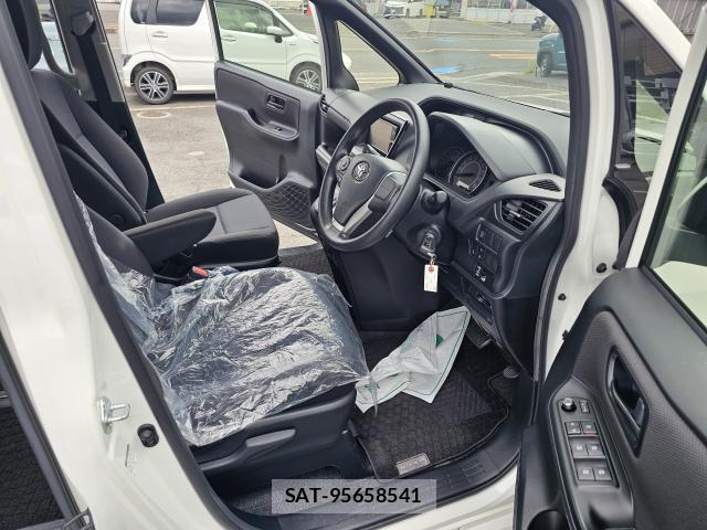 Toyota NOAH 2019 8866775-6