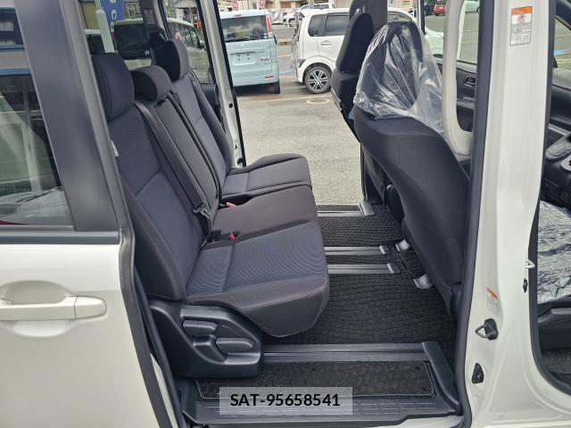 Toyota NOAH 2019 8866775-8