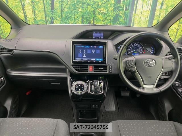 Toyota NOAH 2018-06 8866827-1