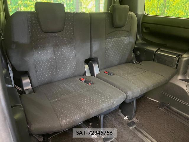 Toyota NOAH 2018-06 8866827-9