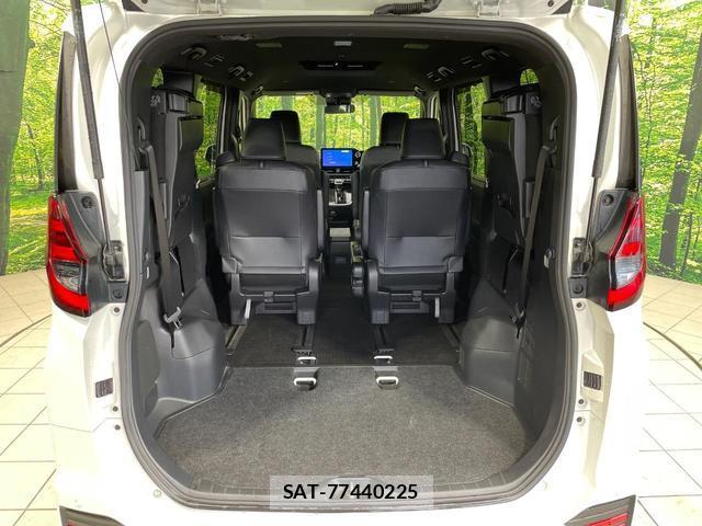 Toyota NOAH 2022-04 8866961-10