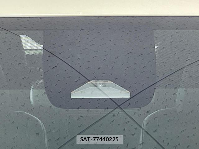 Toyota NOAH 2022-04 8866961-5