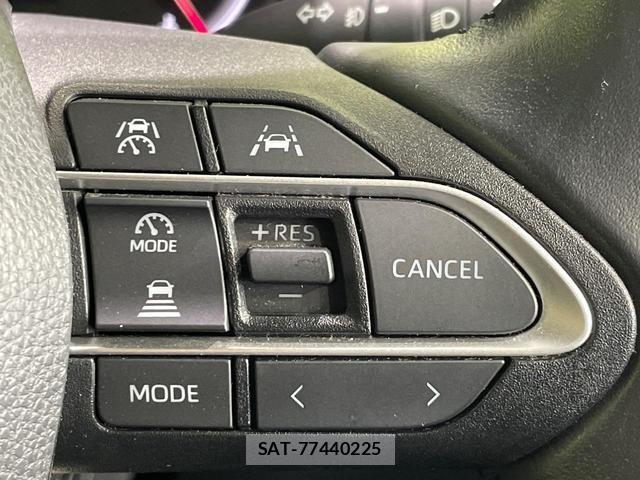 Toyota NOAH 2022-04 8866961-6