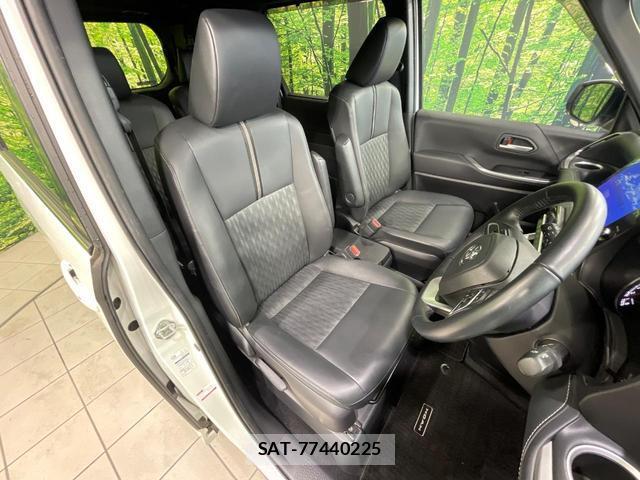 Toyota NOAH 2022-04 8866961-7